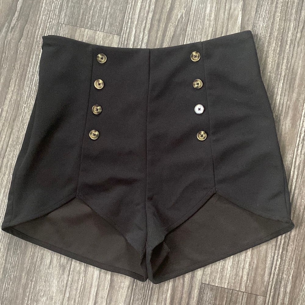 Pleated dress shorts